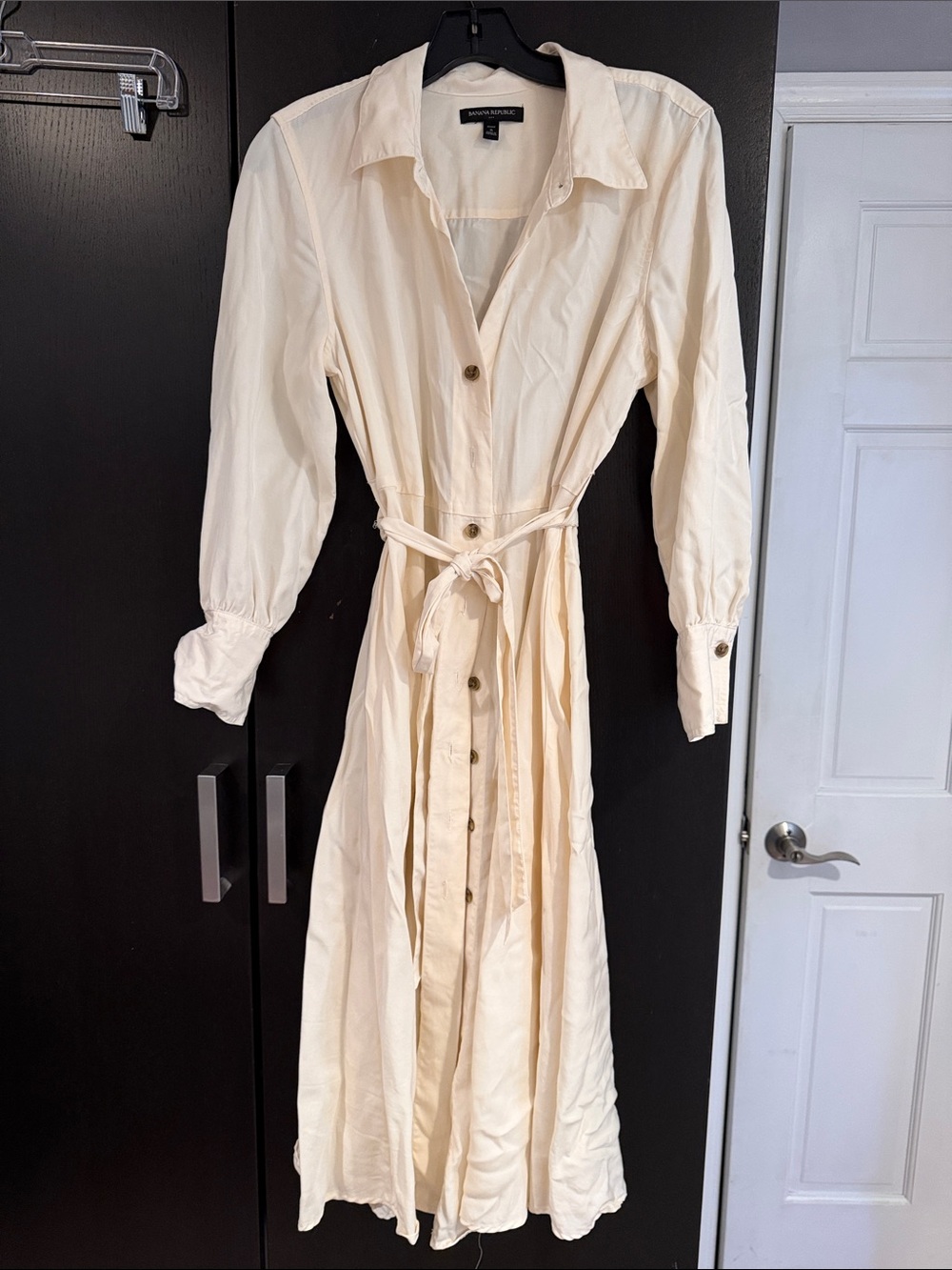 Banana Republic Cream Button-Front Maxi Shirt Dress with Tie Waist